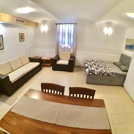 Carla Studio Apartment Загреб Экстерьер фото
