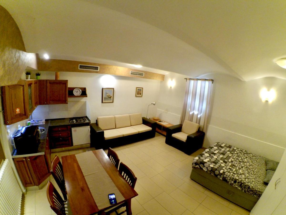 Carla Studio Apartment Загреб Экстерьер фото